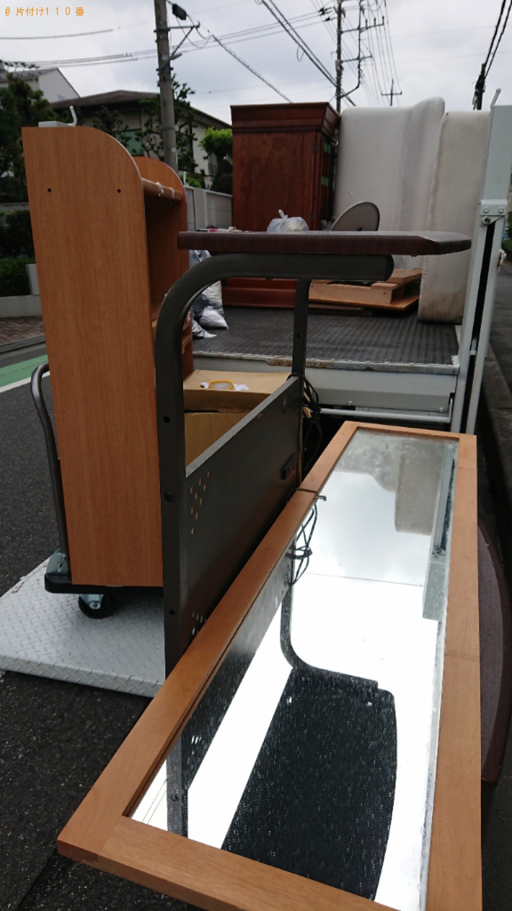 【さいたま市南区】学習机、PCデスク、PC、CSアンテナ等の回収